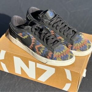 Nike N7 Men's Black and Multicolor Sneakers